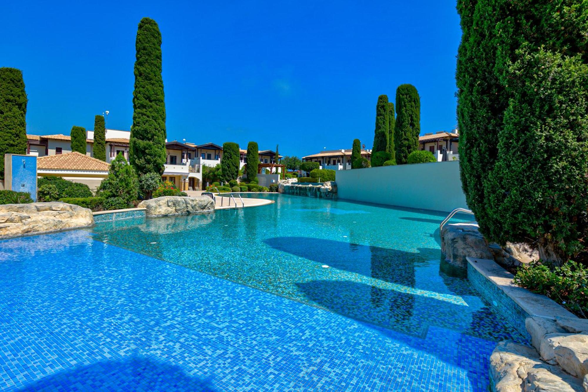 2 Bedroom Apartment Chloe With Communal Pool, Aphrodite Hills Resort Kouklia Exteriér fotografie