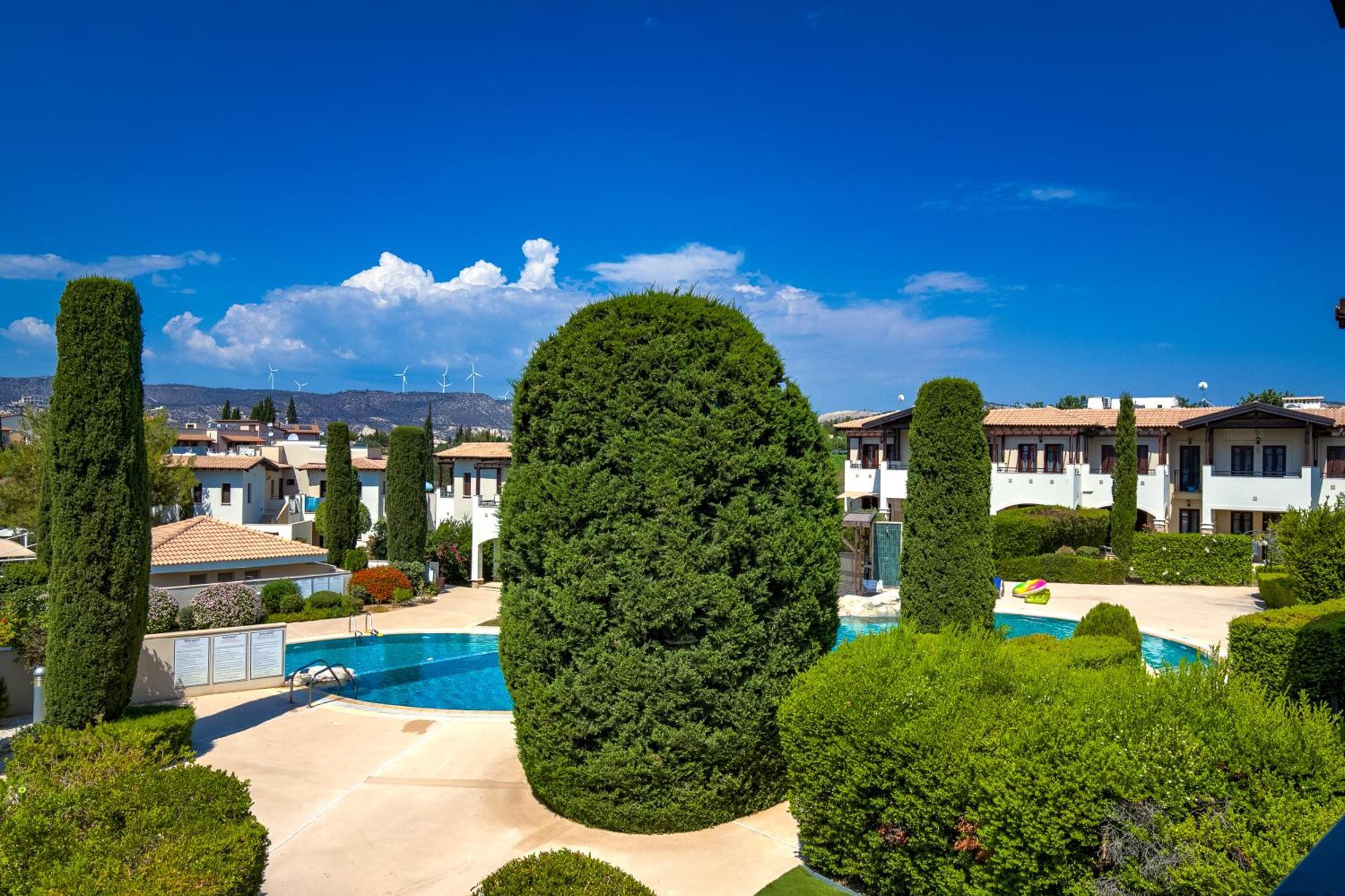 2 Bedroom Apartment Chloe With Communal Pool, Aphrodite Hills Resort Kouklia Exteriér fotografie