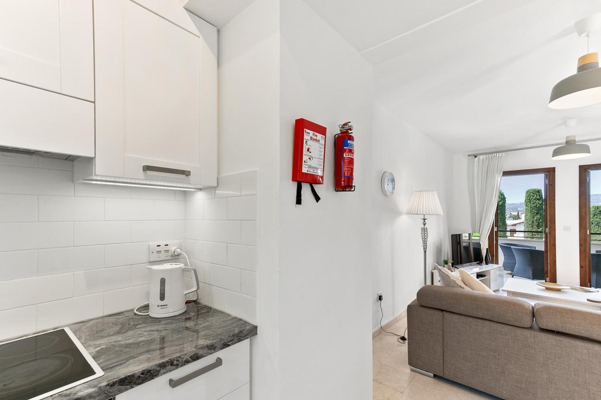 2 Bedroom Apartment Chloe With Communal Pool, Aphrodite Hills Resort Kouklia Exteriér fotografie
