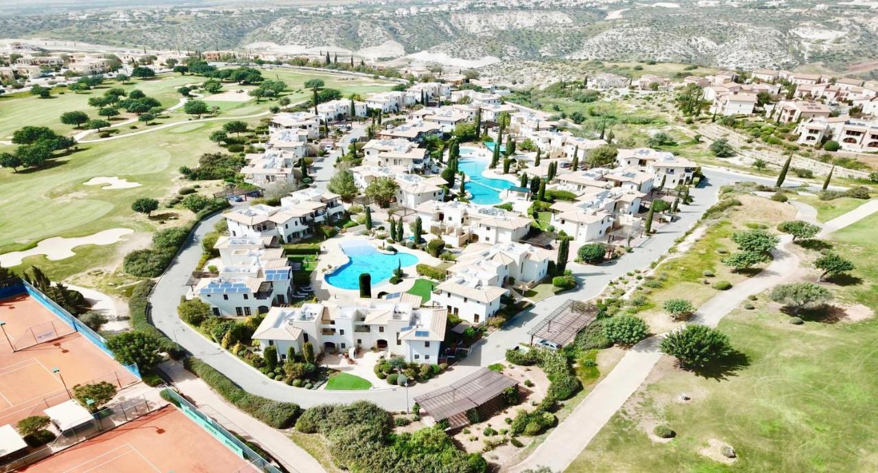 2 Bedroom Apartment Chloe With Communal Pool, Aphrodite Hills Resort Kouklia Exteriér fotografie