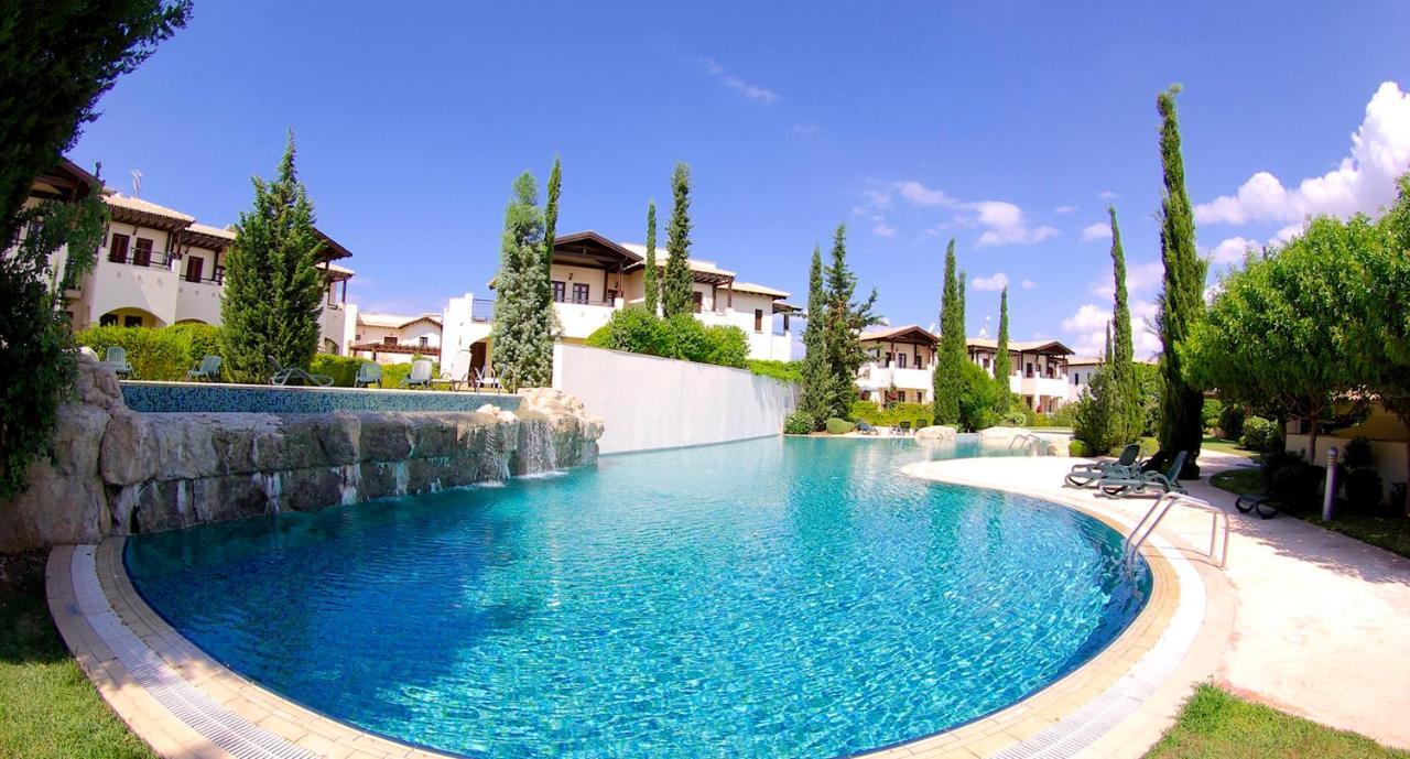 2 Bedroom Apartment Chloe With Communal Pool, Aphrodite Hills Resort Kouklia Exteriér fotografie